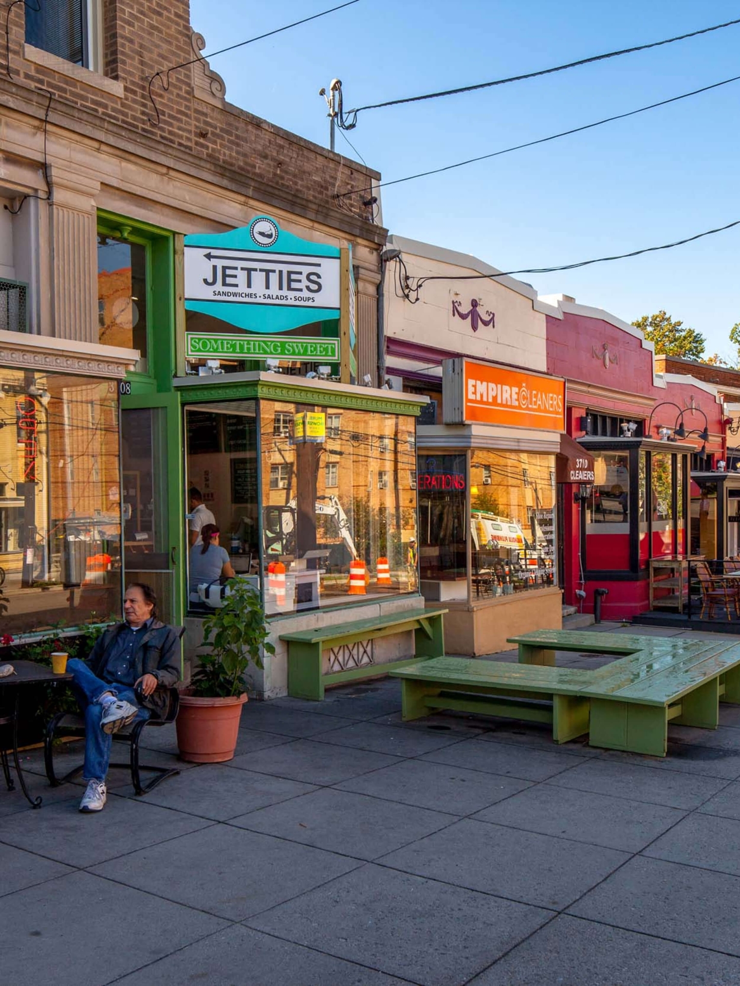 the elaine dc apartments neighborhood near by coffee shops