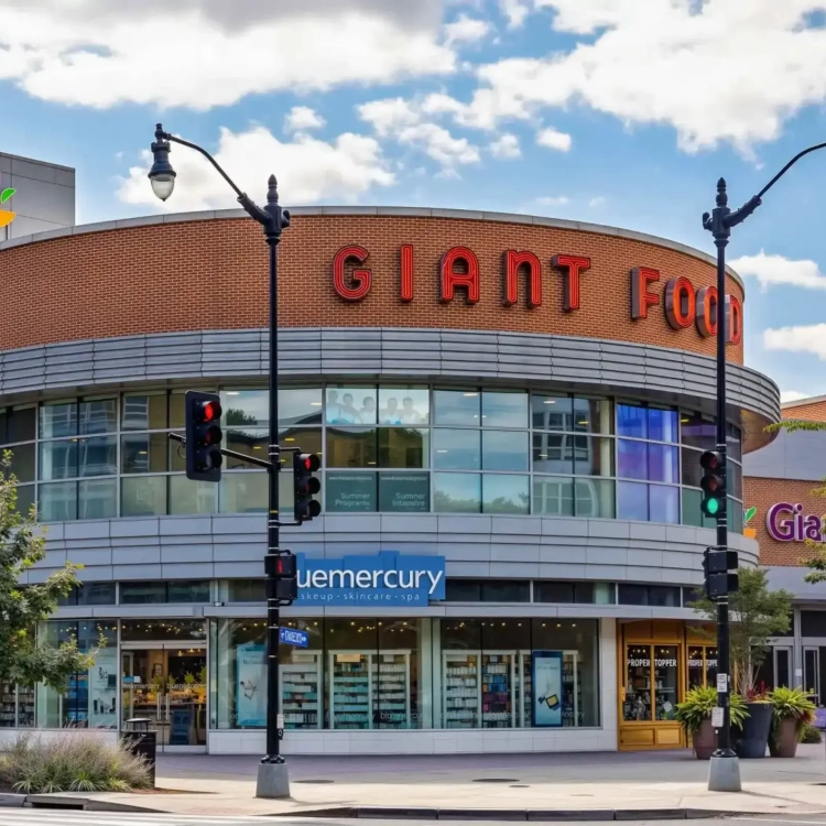 macomb gardens shopping 1