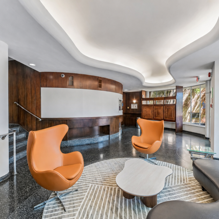 Elaine Lobby 1